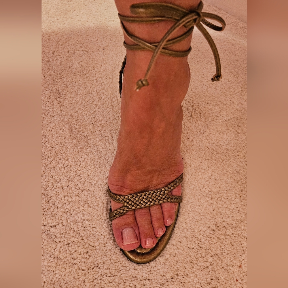Nicole Miller Olive Metallic Braided Sandals Size 7